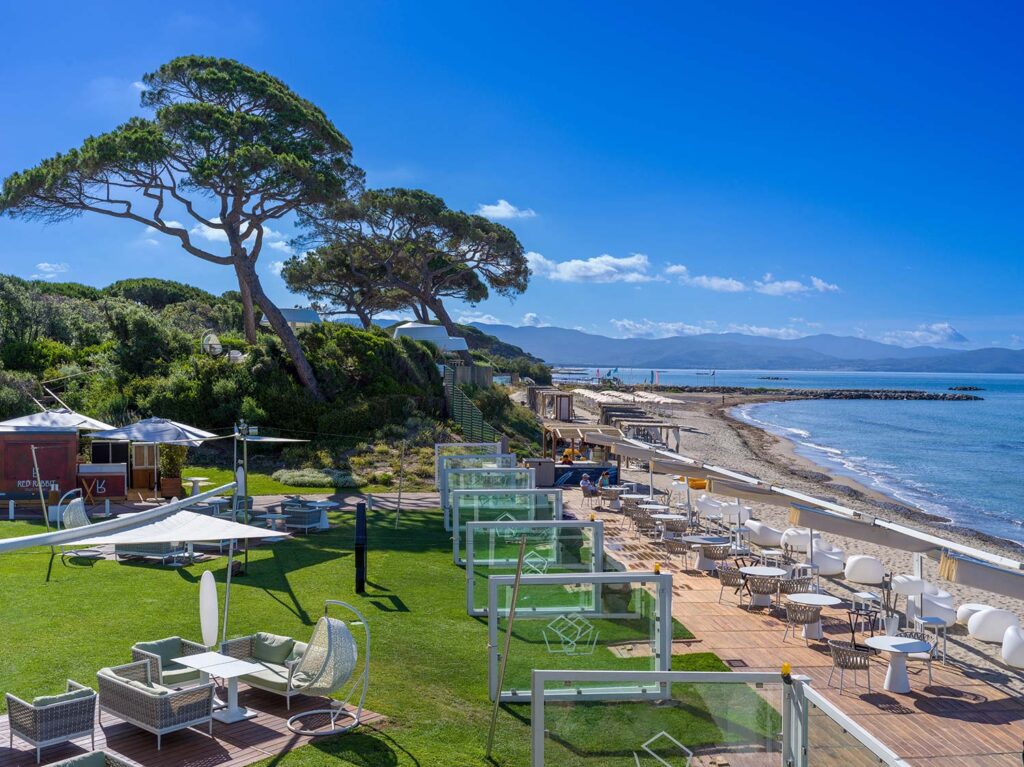 0106-spiaggia Hotel di lusso in Toscana sul mare: The Sense Resort
