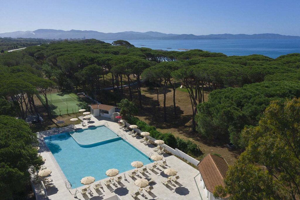 piscina-pineta-resort-maremma