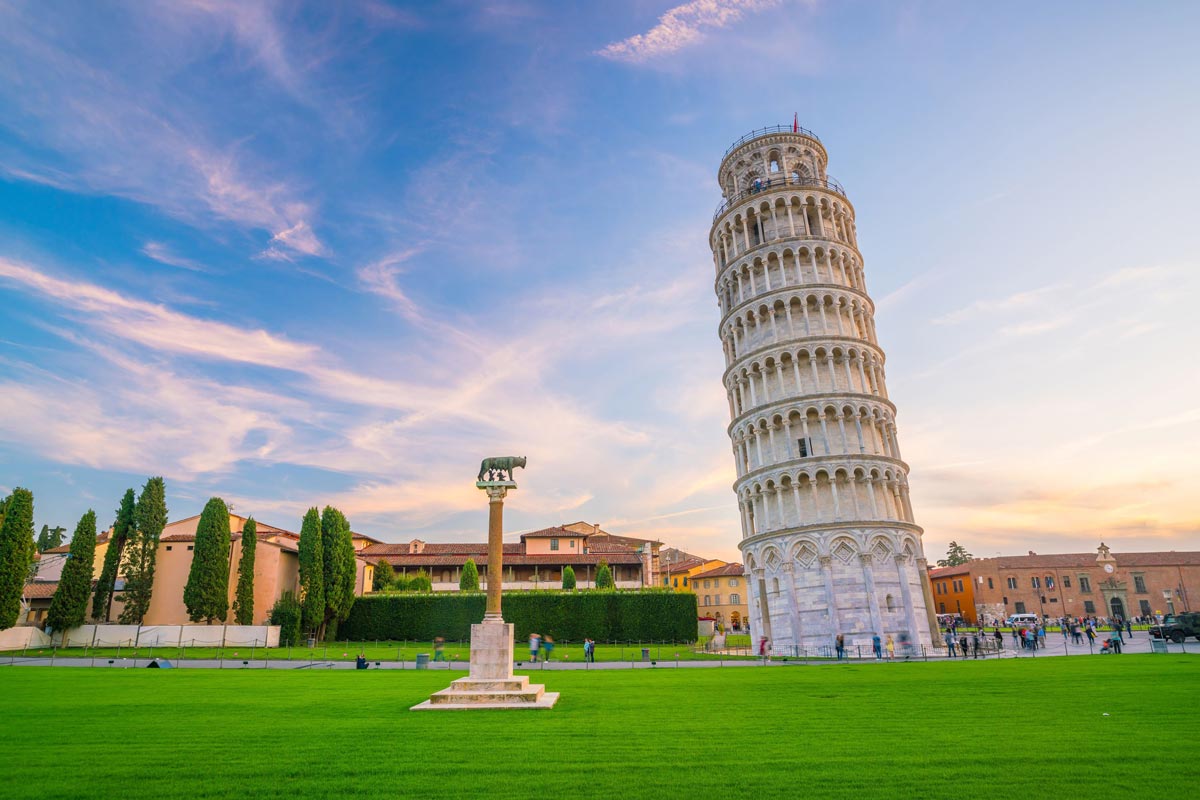 Der schiefe Turm von Pisa Geschichte, Fakten und wie sieht er im Inneren aus
